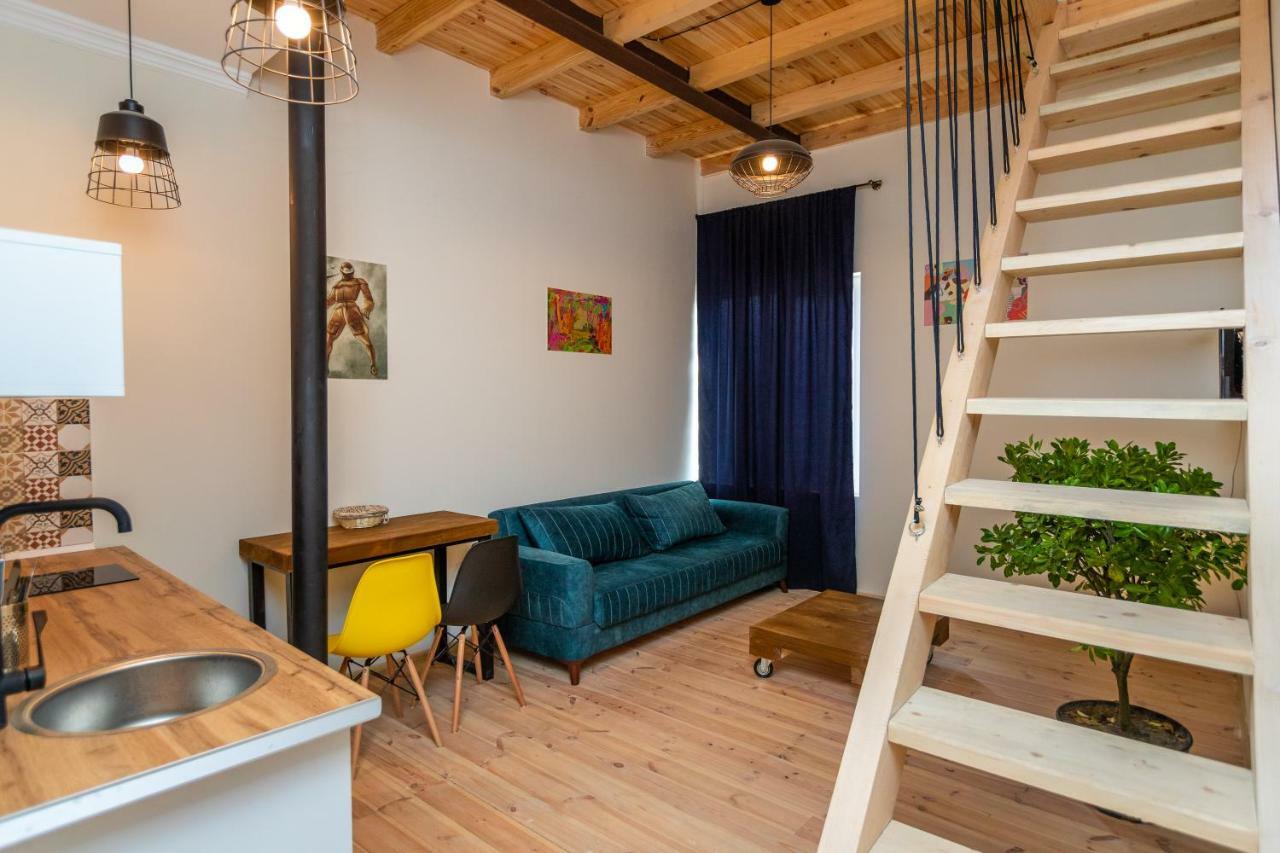Giorgi'S Apartment Tbilisi ภายนอก รูปภาพ