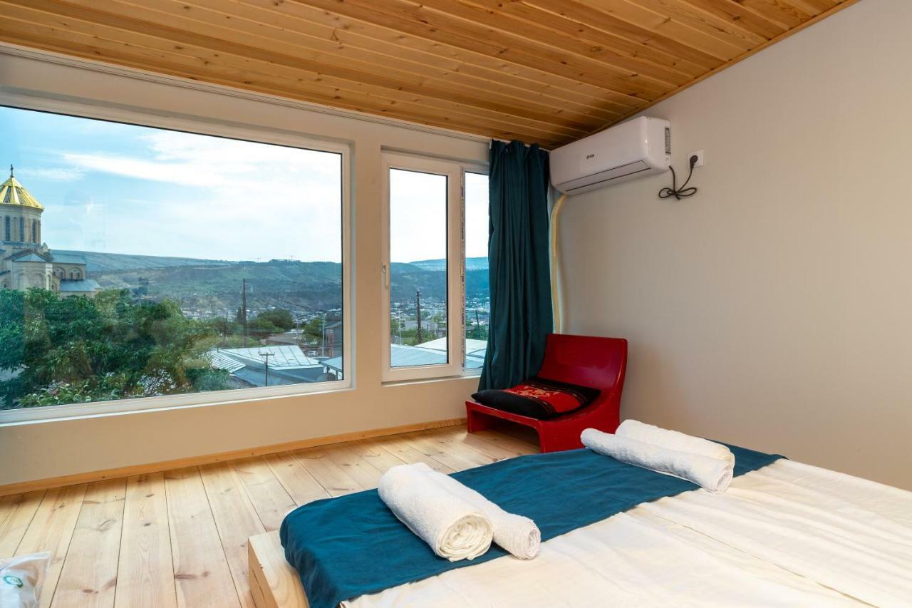 Giorgi'S Apartment Tbilisi ภายนอก รูปภาพ