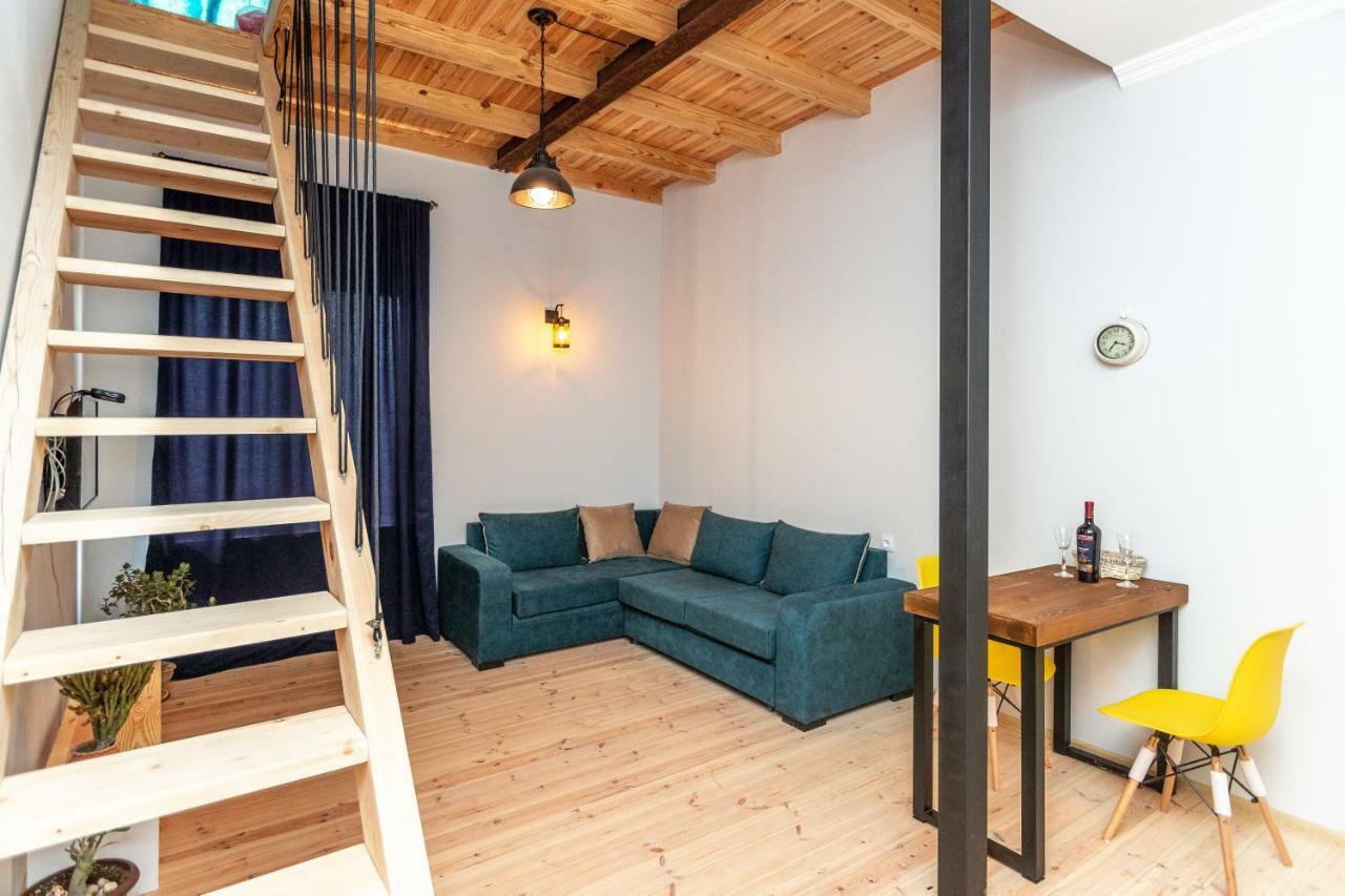 Giorgi'S Apartment Tbilisi ภายนอก รูปภาพ