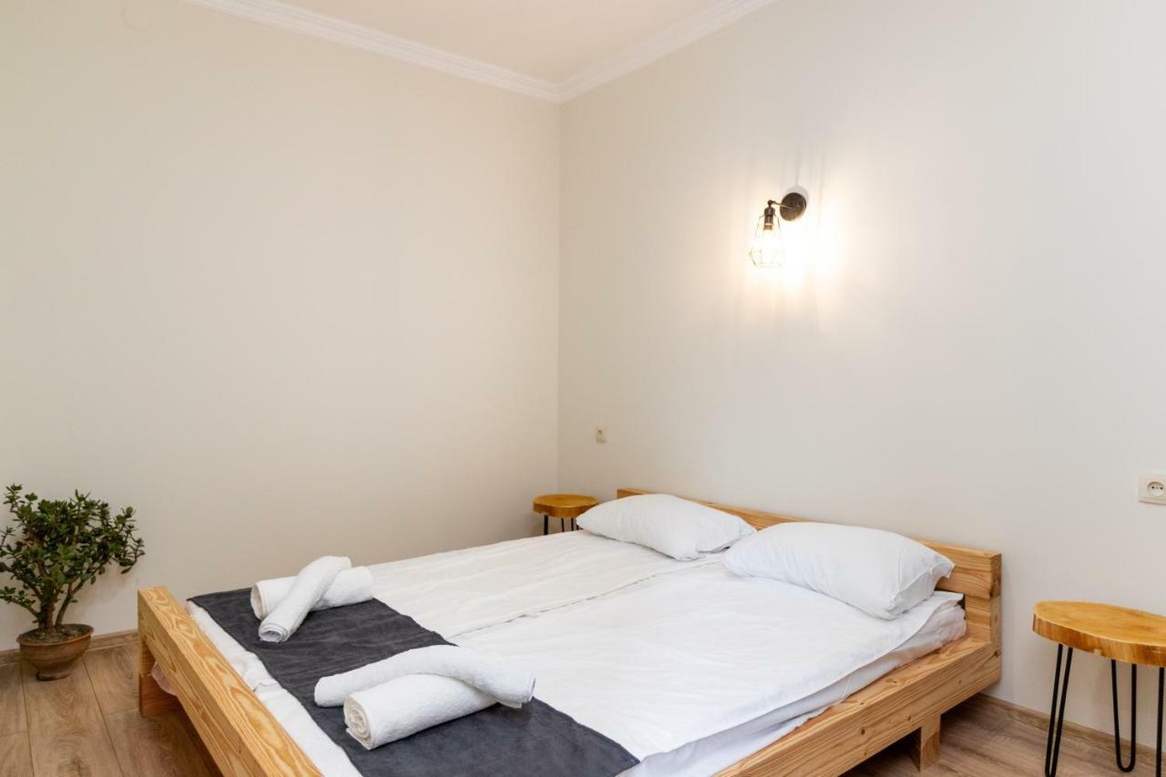 Giorgi'S Apartment Tbilisi ภายนอก รูปภาพ