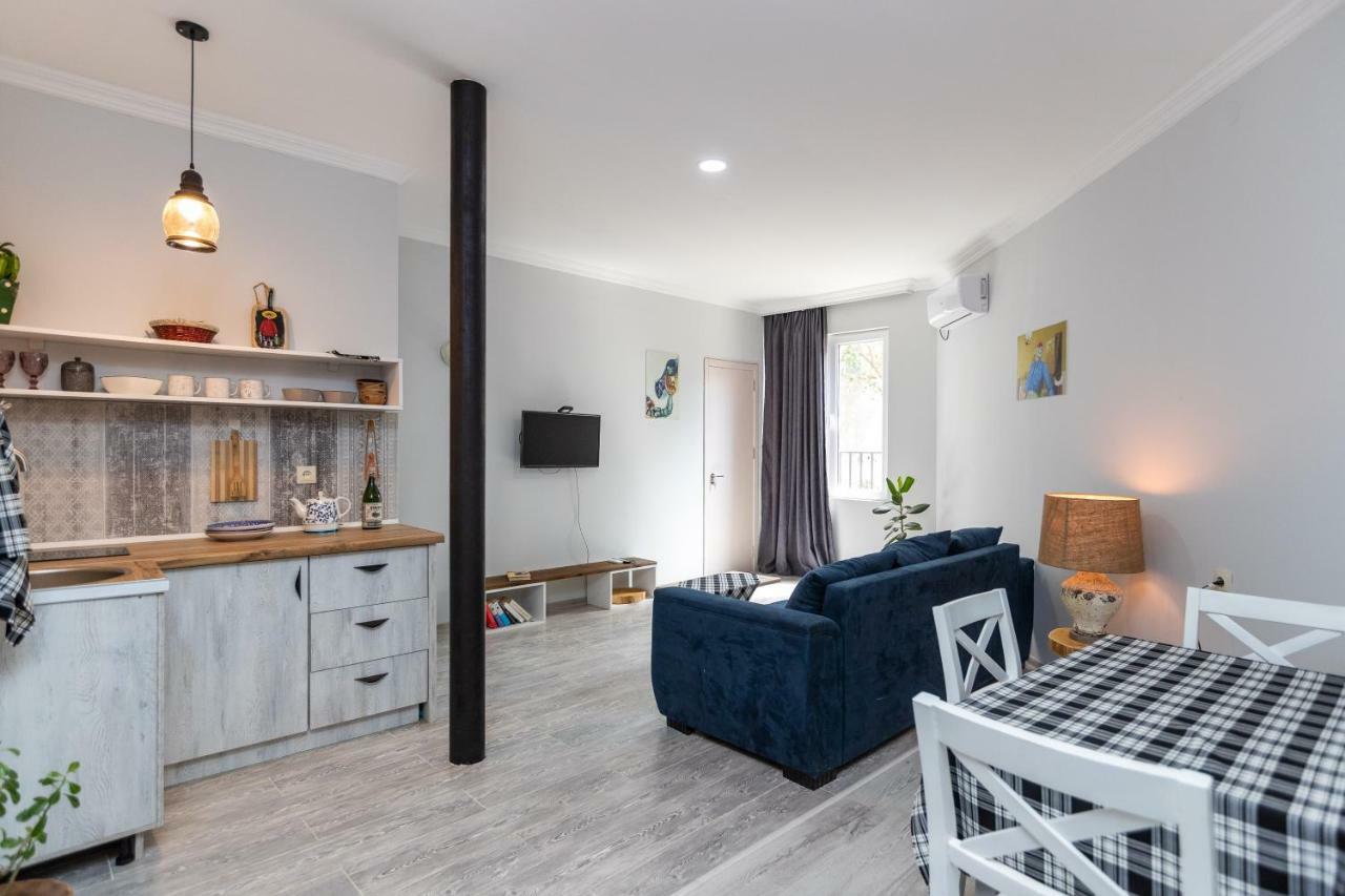 Giorgi'S Apartment Tbilisi ภายนอก รูปภาพ