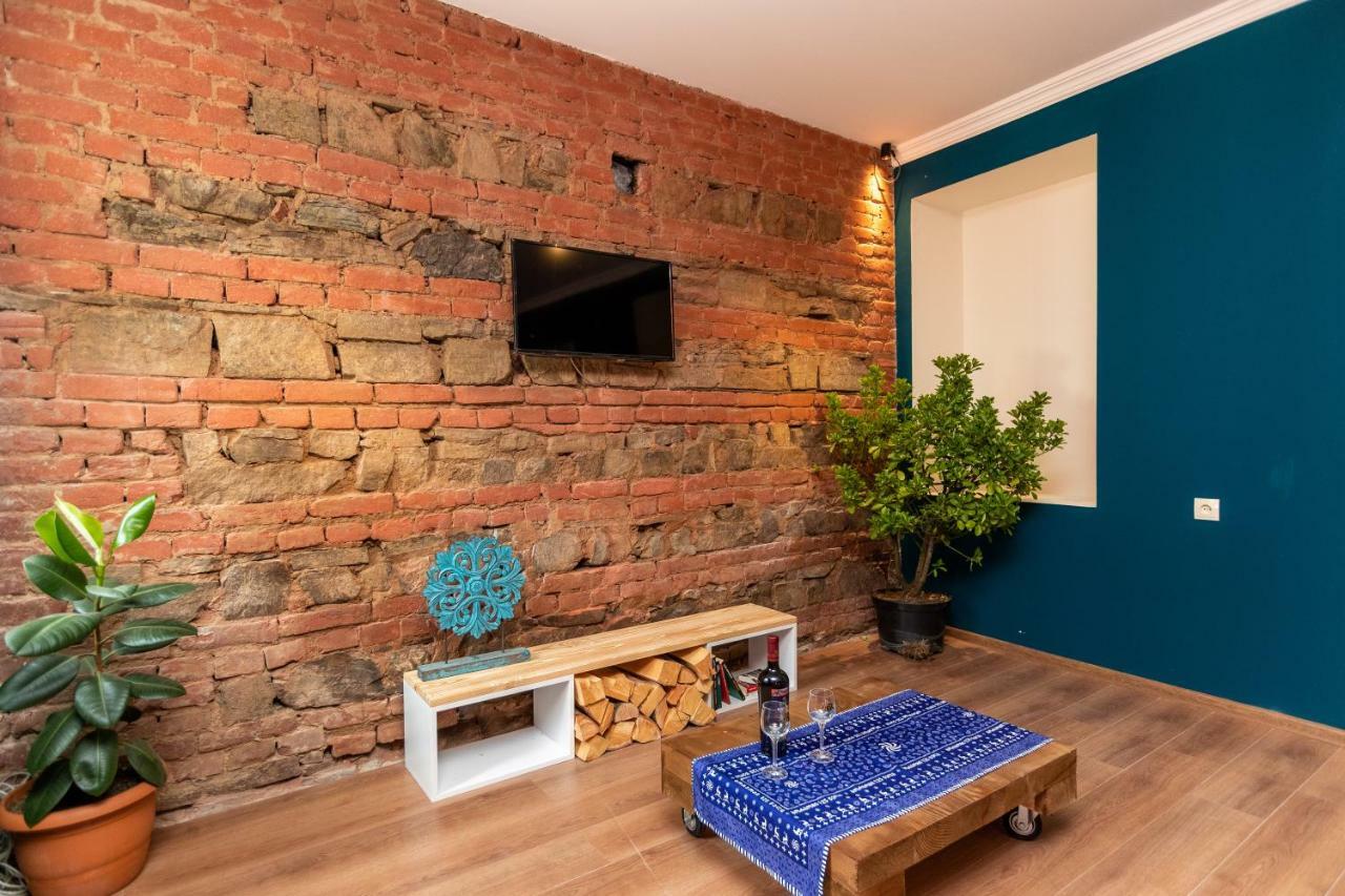 Giorgi'S Apartment Tbilisi ภายนอก รูปภาพ