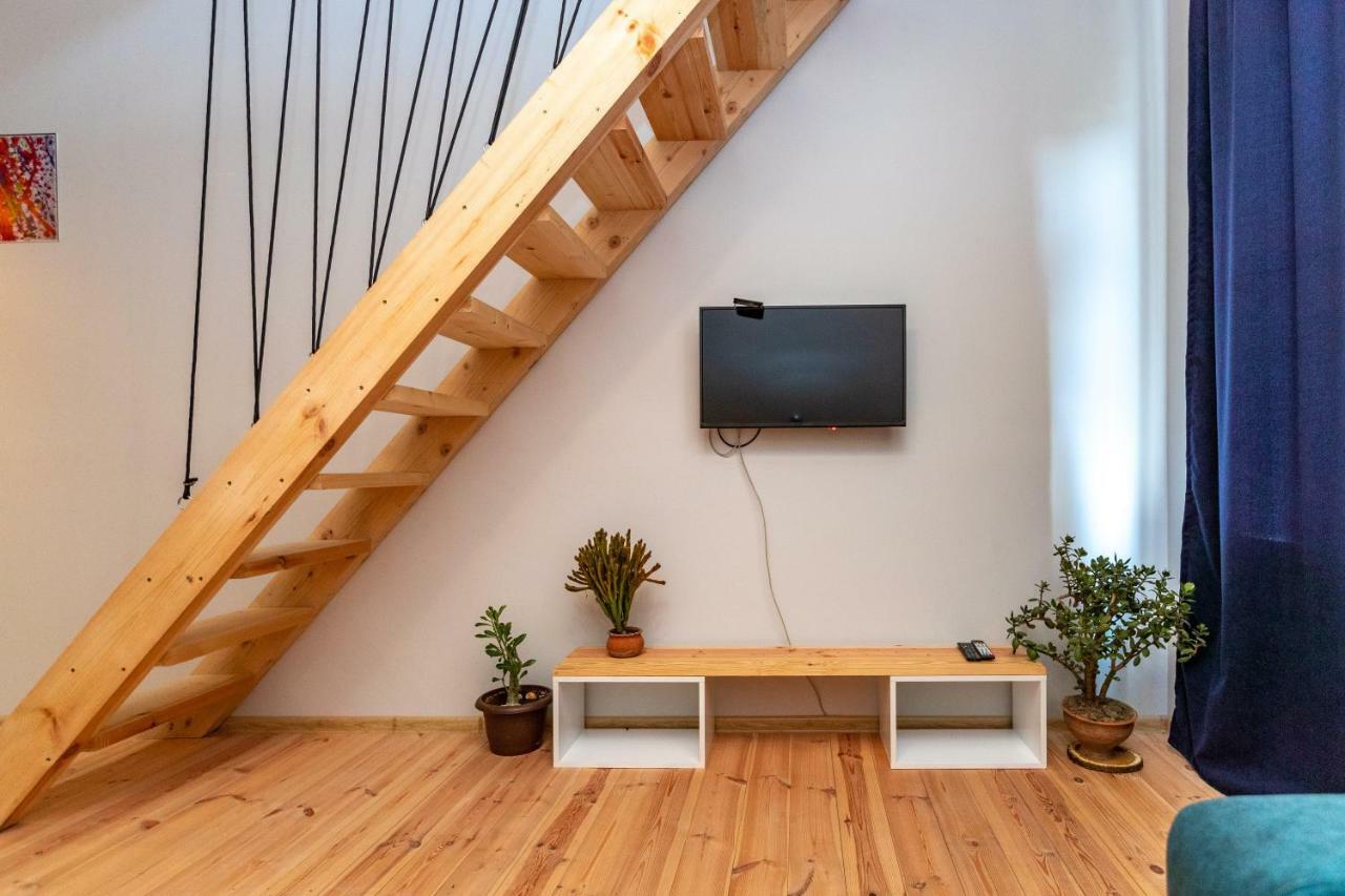 Giorgi'S Apartment Tbilisi ภายนอก รูปภาพ