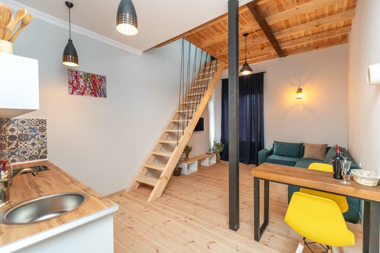 Giorgi'S Apartment Tbilisi ภายนอก รูปภาพ