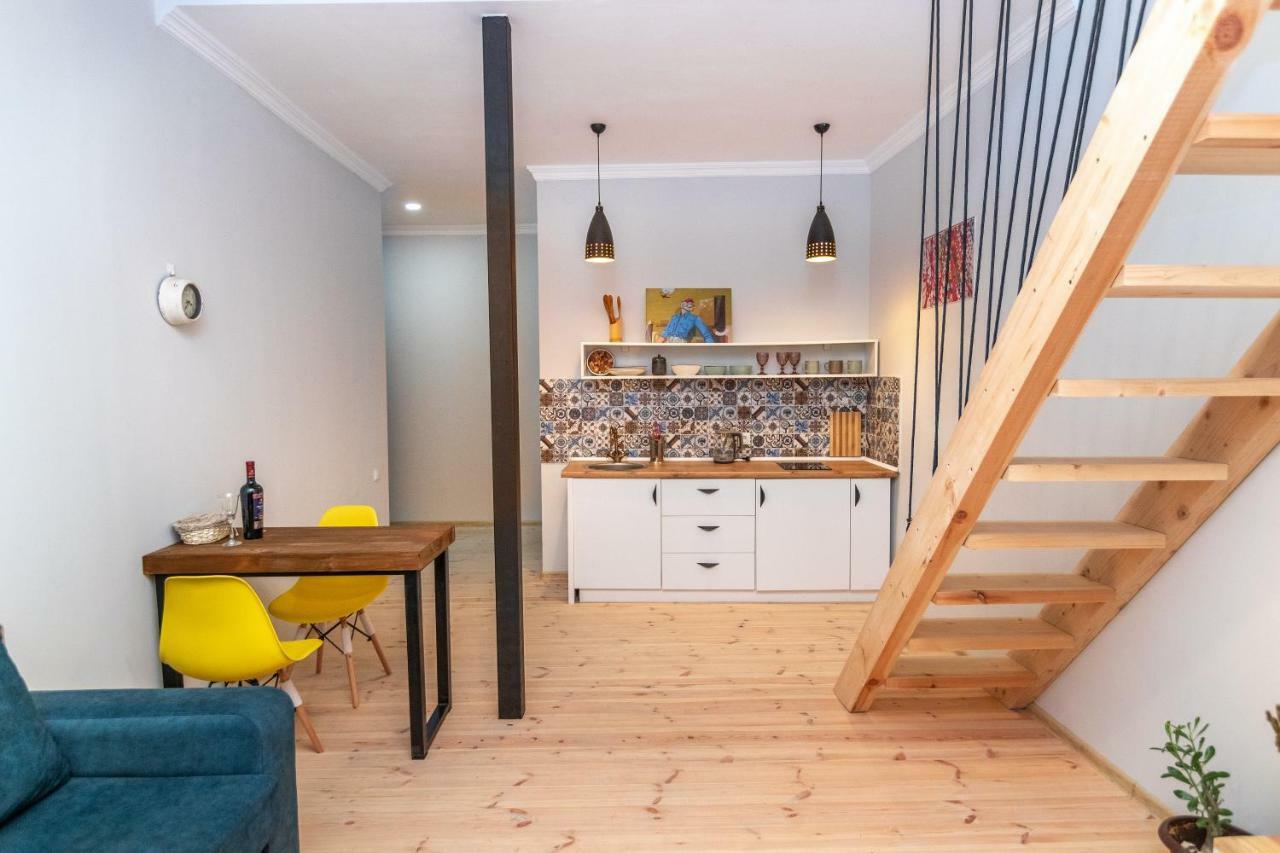 Giorgi'S Apartment Tbilisi ภายนอก รูปภาพ