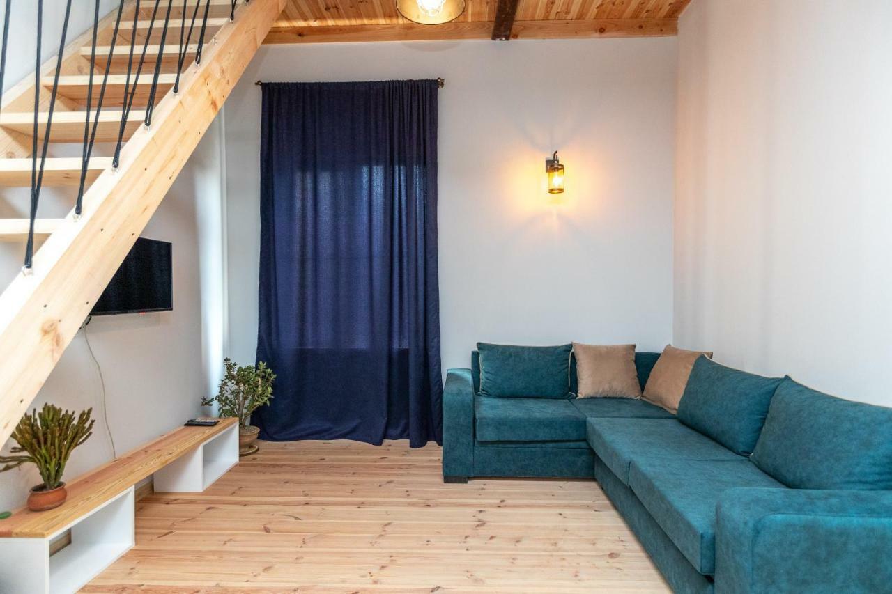Giorgi'S Apartment Tbilisi ภายนอก รูปภาพ