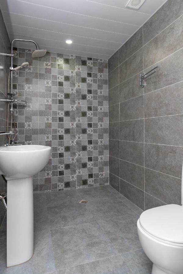 Giorgi'S Apartment Tbilisi ภายนอก รูปภาพ