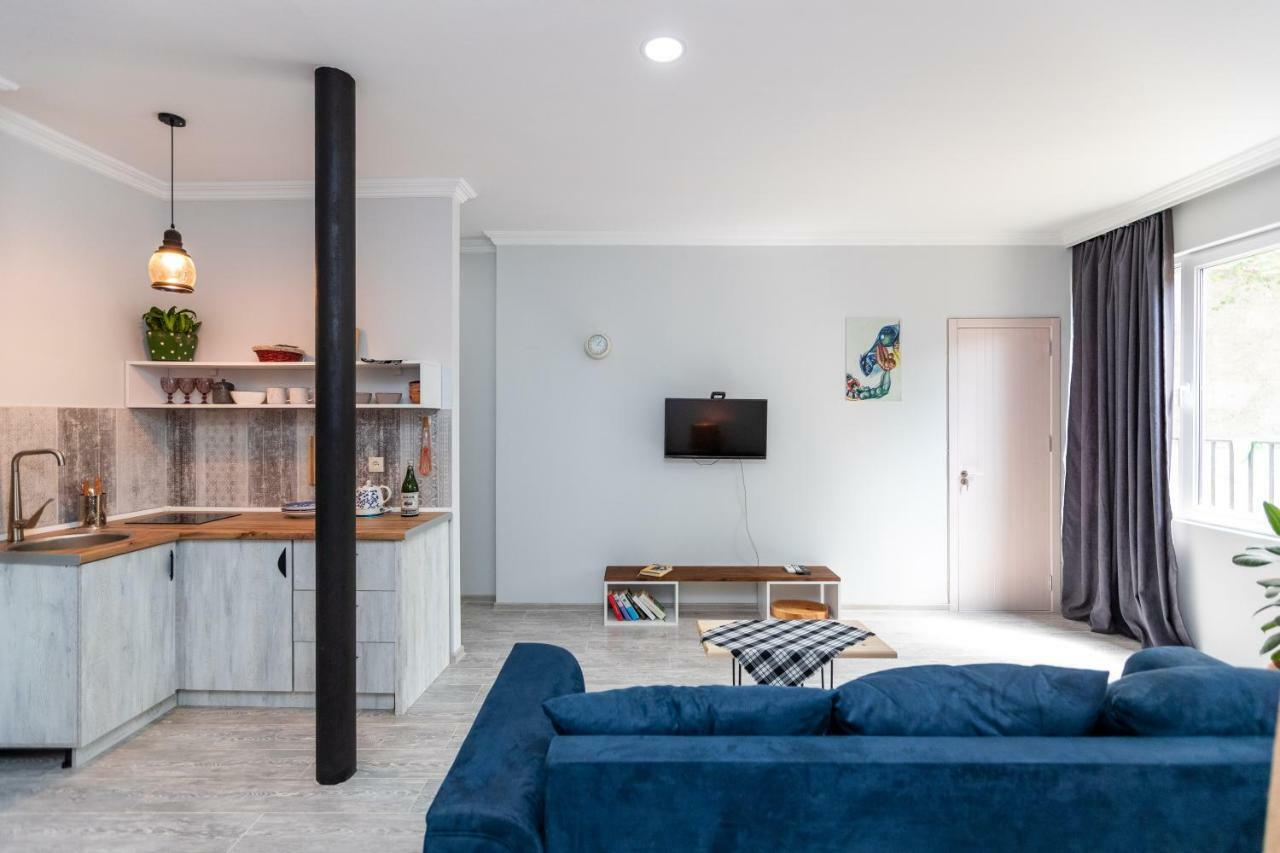 Giorgi'S Apartment Tbilisi ภายนอก รูปภาพ