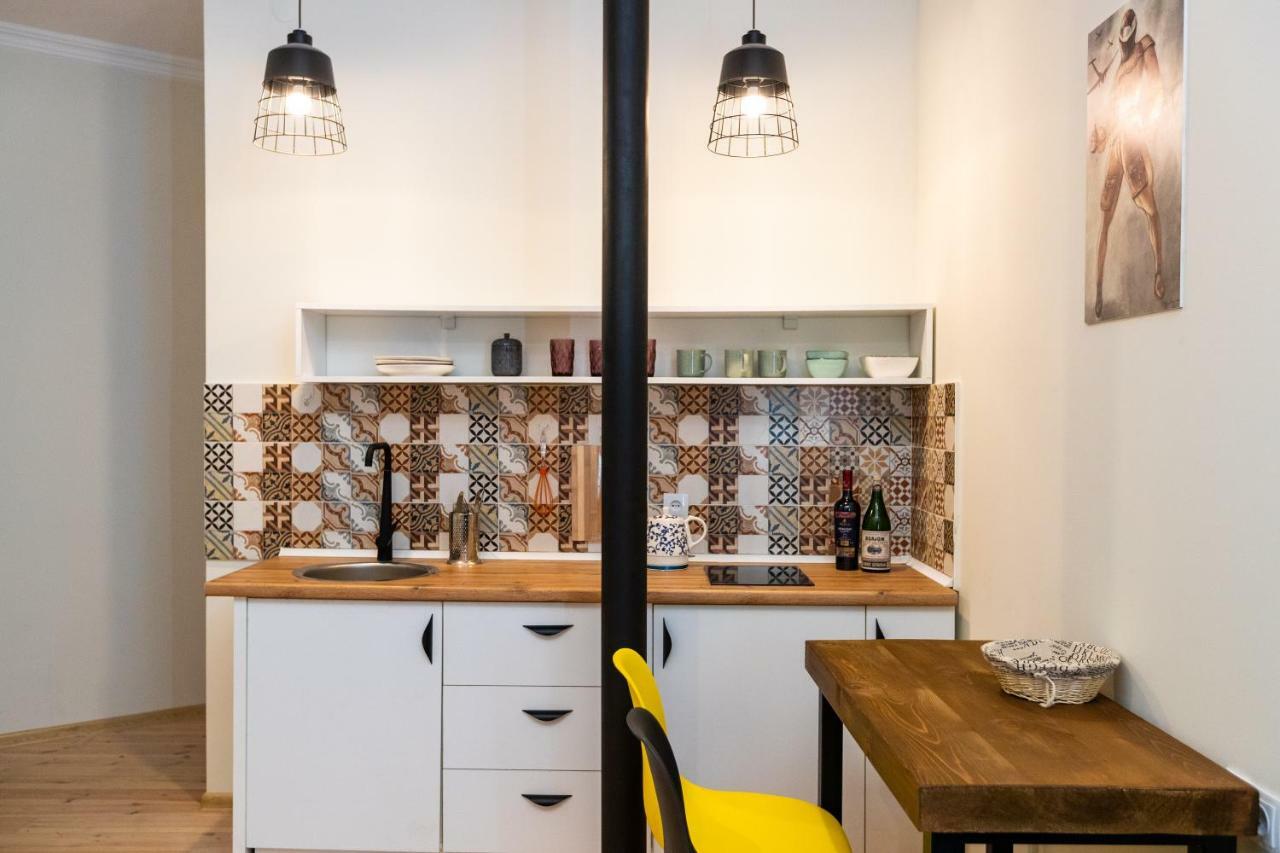 Giorgi'S Apartment Tbilisi ภายนอก รูปภาพ