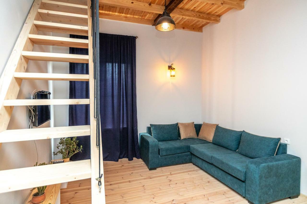 Giorgi'S Apartment Tbilisi ภายนอก รูปภาพ